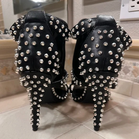 Black Studded Women's Shoes - Picture 2 of 8